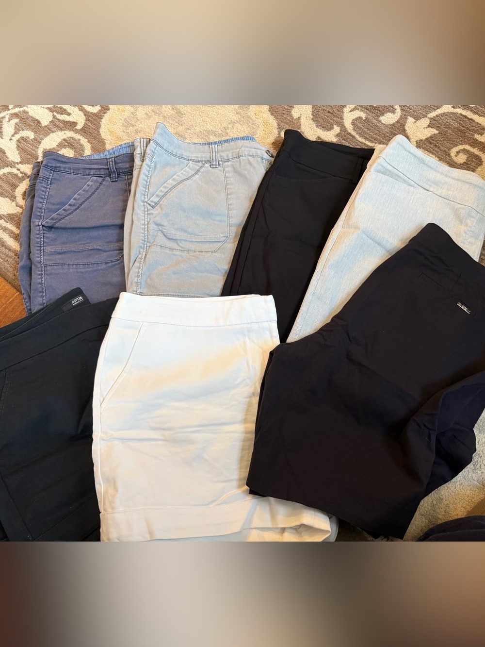 Women’s size 16/xl short lot